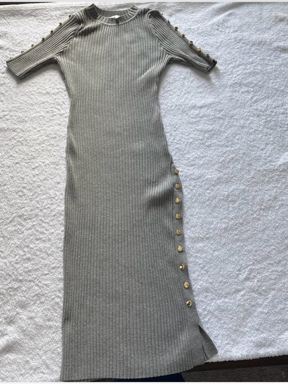 Slim Ribbed Maxi Dress with Gold Buttons - Gray